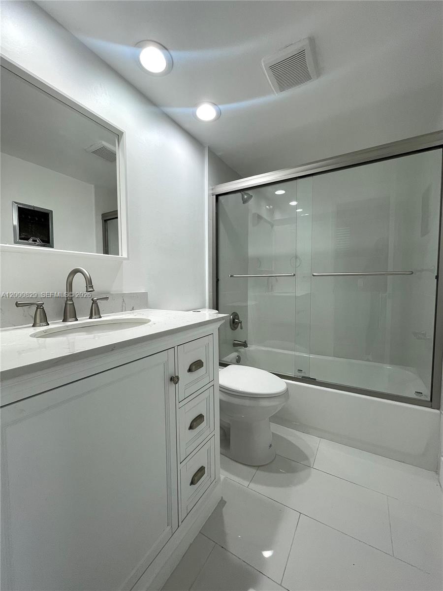 PARADISE BY THE SEA CONDO - Residential Lease