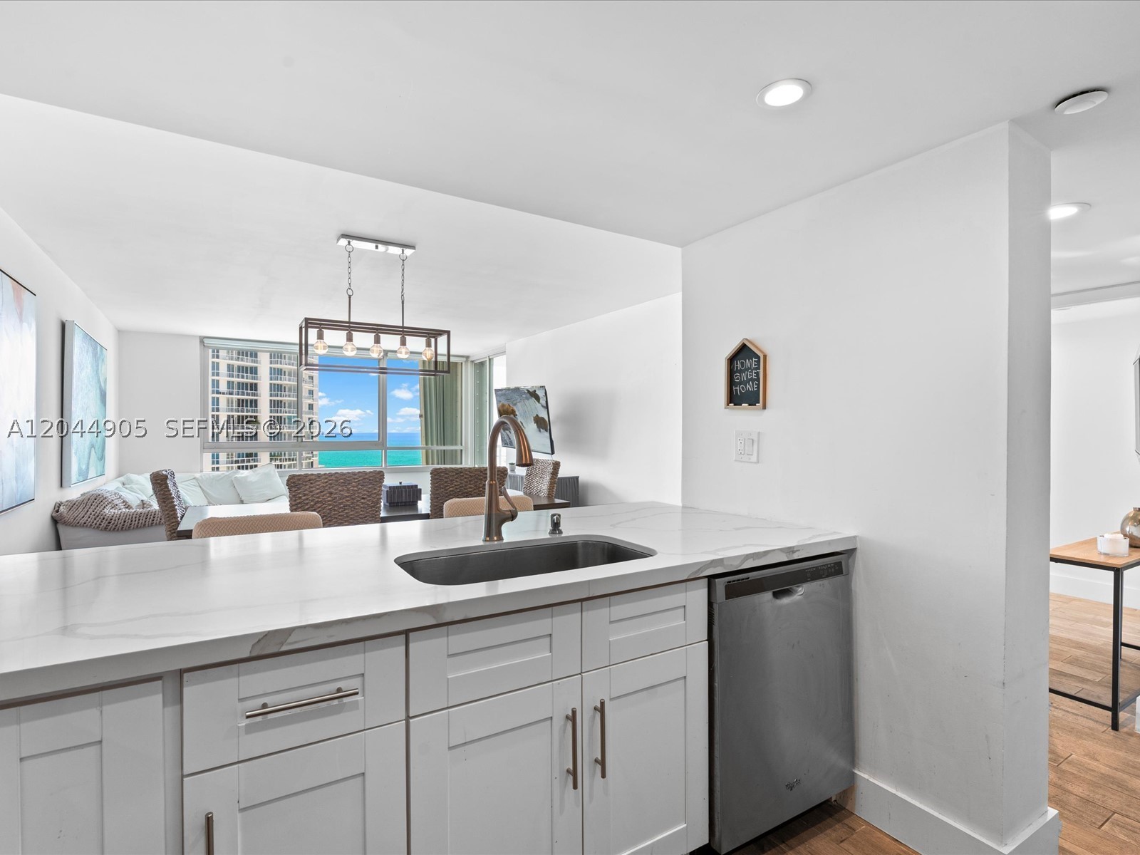 400 S Pointe Dr 1102