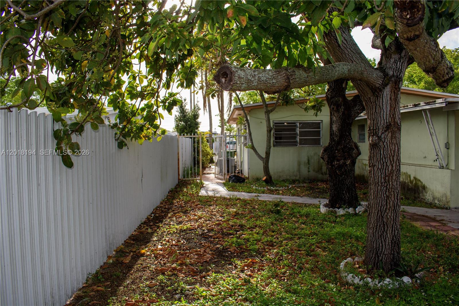 PALM SPRINGS ESTS 9TH ADD - Residential