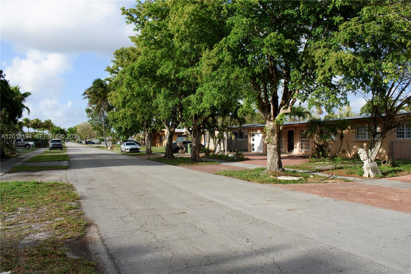 PALM SPRINGS ESTS 9TH ADD - Residential