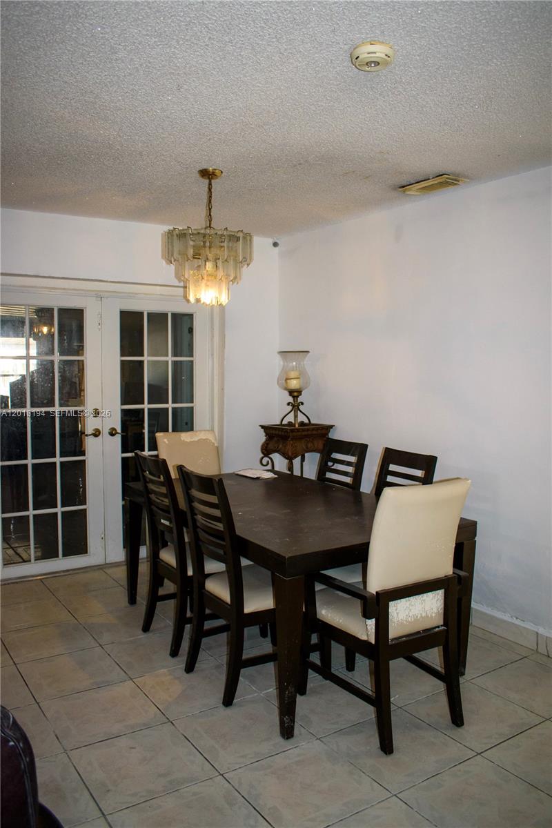 PALM SPRINGS ESTS 9TH ADD - Residential