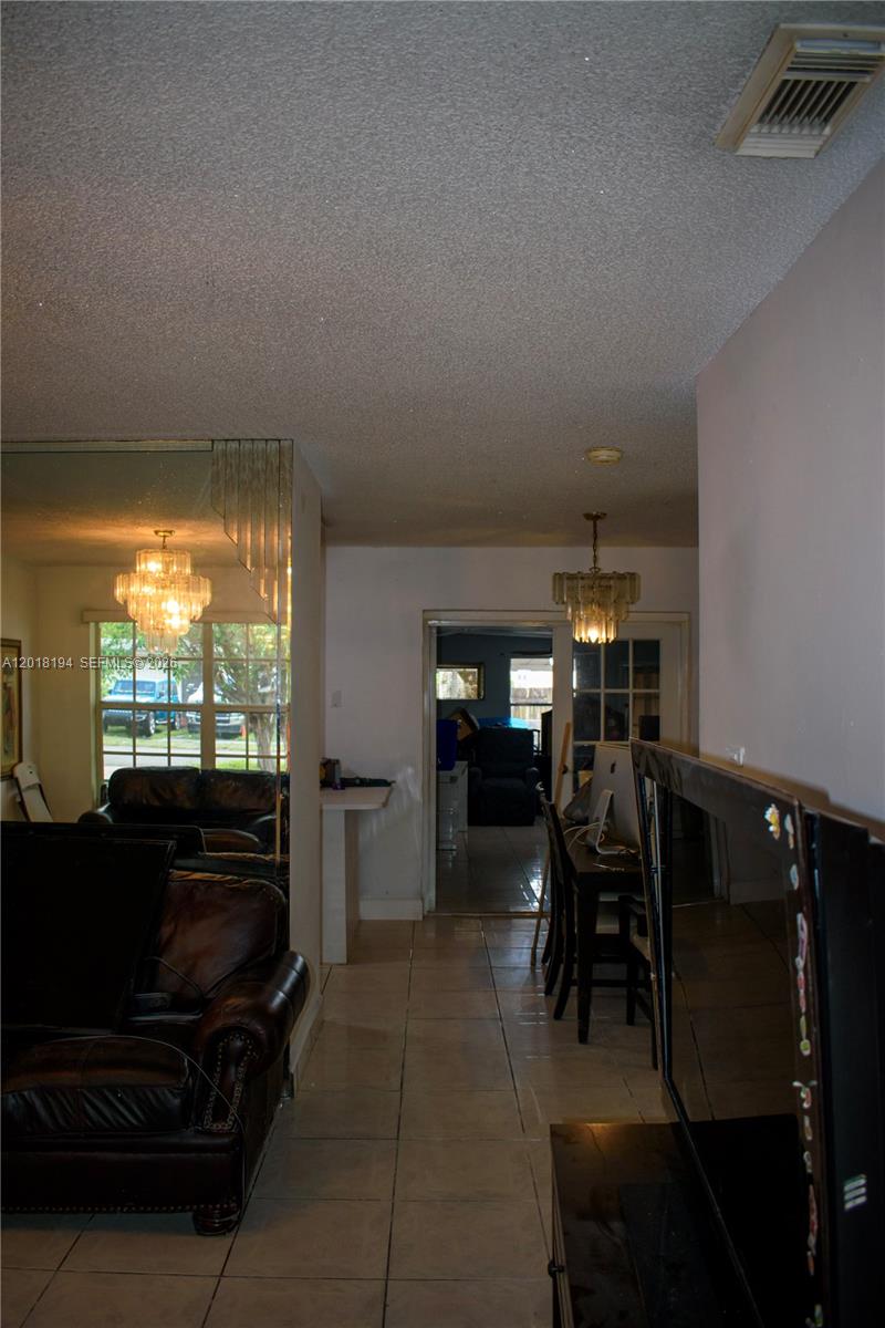 PALM SPRINGS ESTS 9TH ADD - Residential