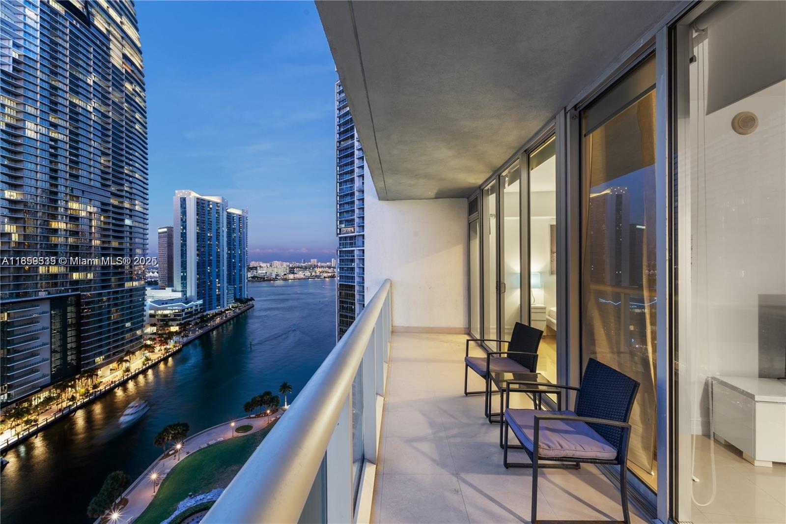 485 Brickell Ave 2003
