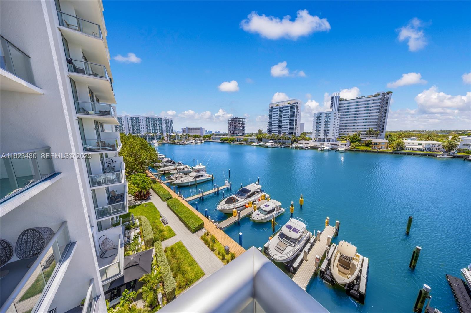 ELOQUENCE ON THE BAY COND - Residential