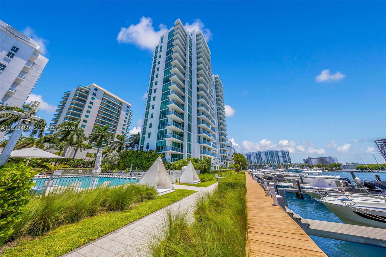 ELOQUENCE ON THE BAY COND - Residential