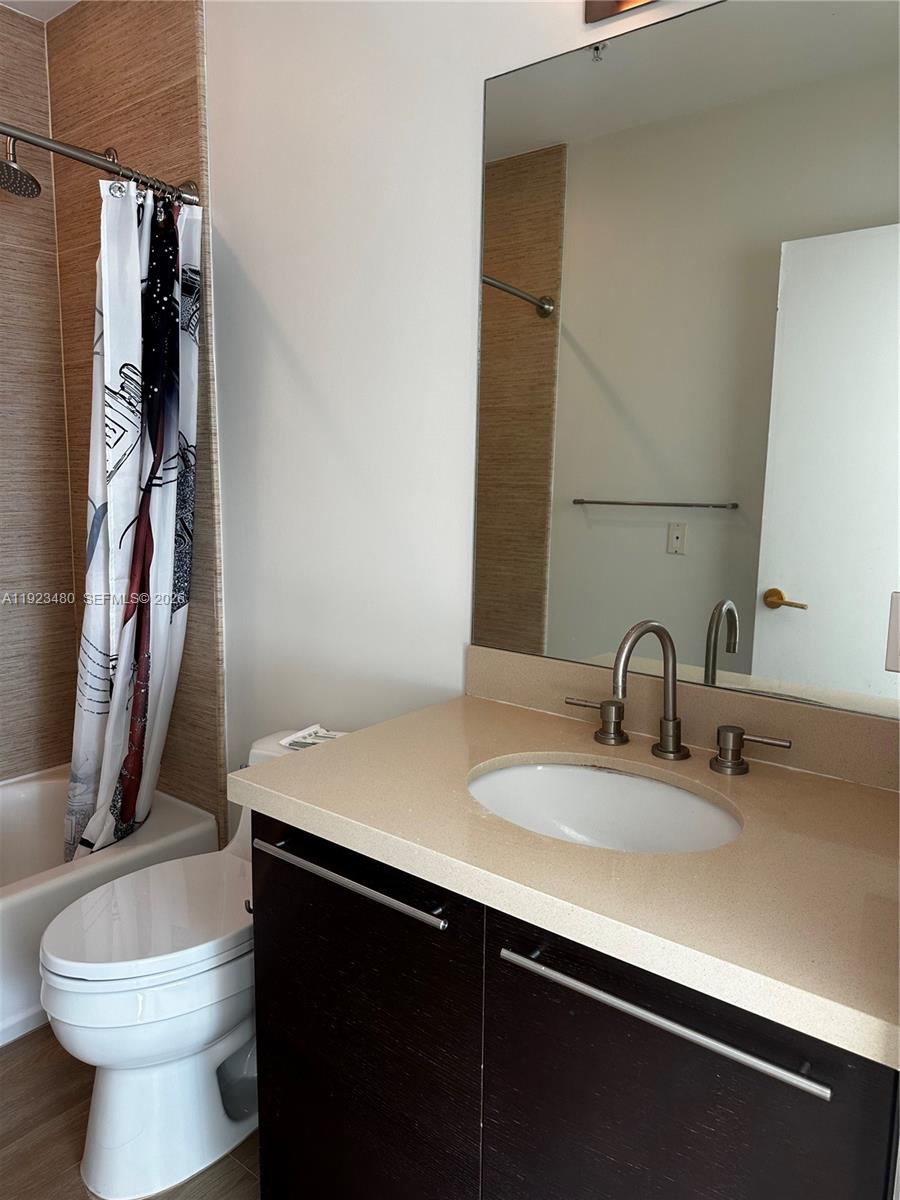 ELOQUENCE ON THE BAY COND - Residential