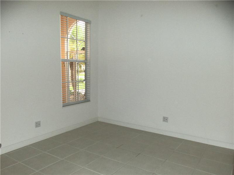 CARLETON OAKS - Residential Lease