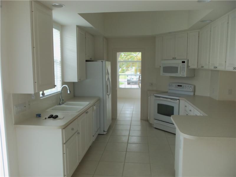 CARLETON OAKS - Residential Lease