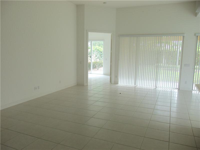 CARLETON OAKS - Residential Lease