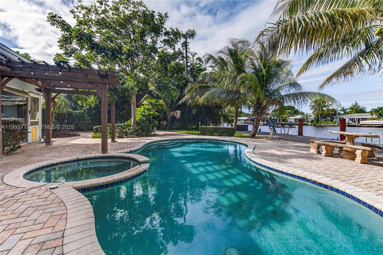 CORAL SHORES AMEND PLAT - Residential Lease