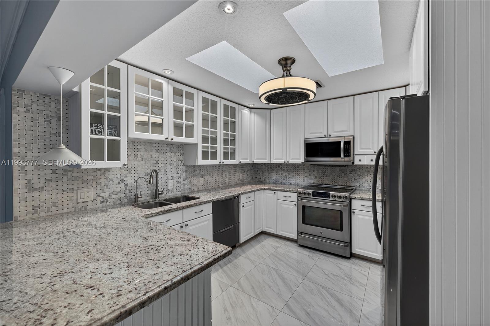 CORAL SHORES AMEND PLAT - Residential Lease