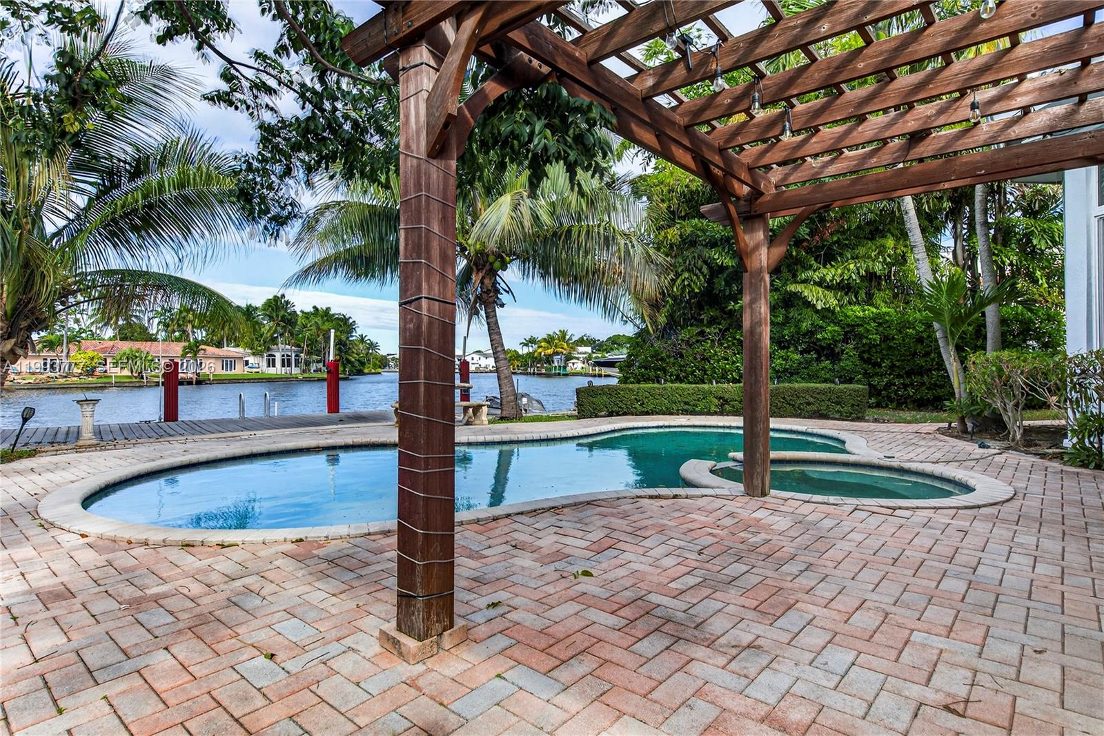 CORAL SHORES AMEND PLAT - Residential Lease