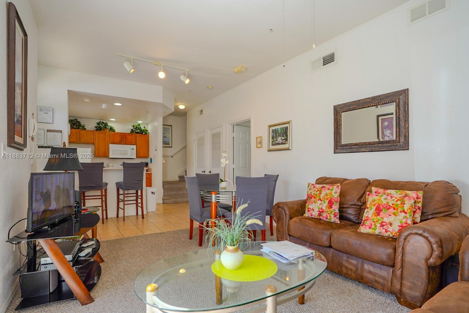 VENETIAN BAY VILLAGES COND - Residential Lease