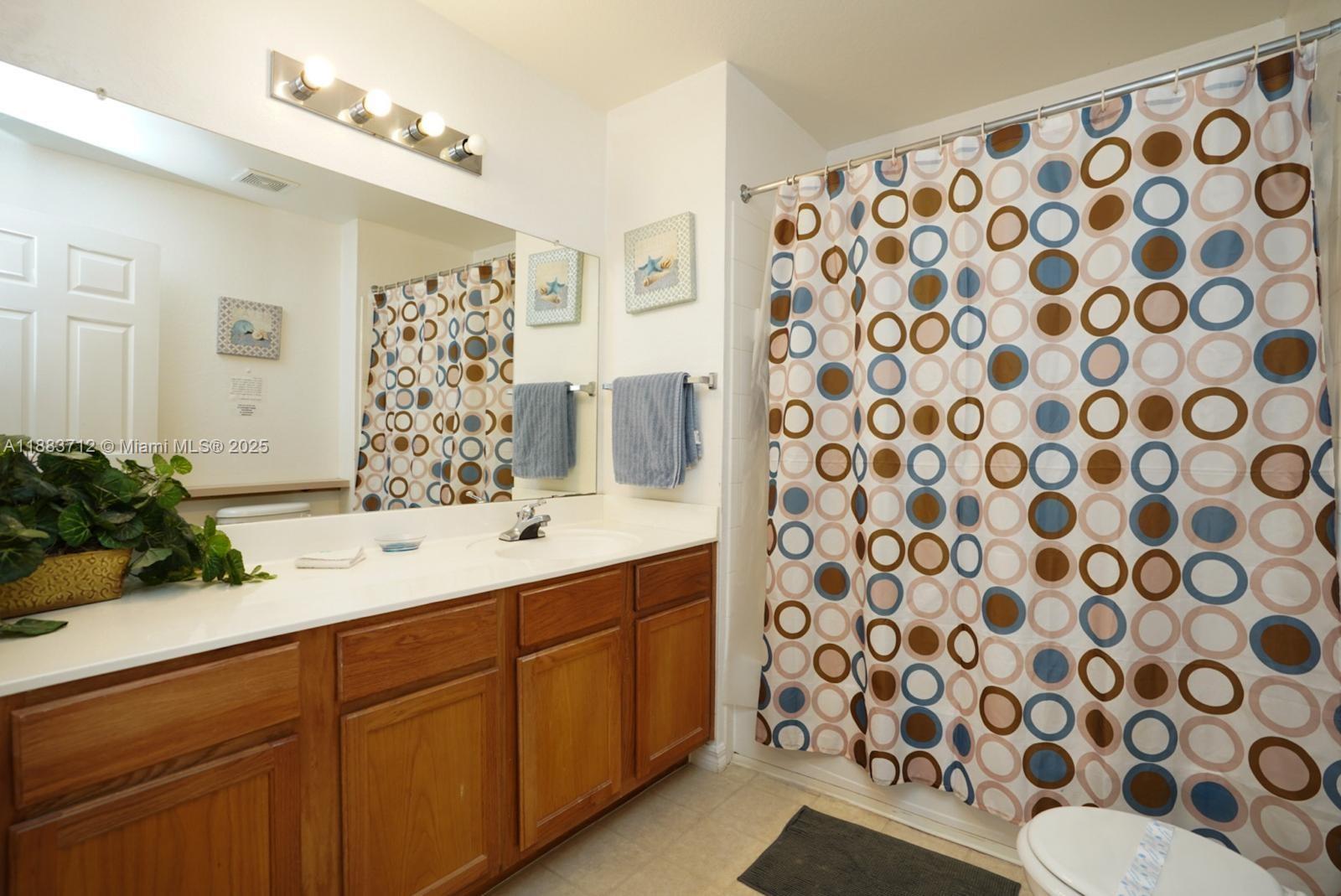 VENETIAN BAY VILLAGES COND - Residential Lease