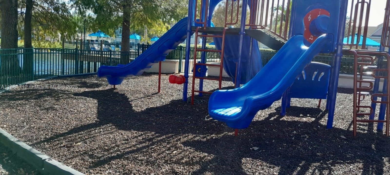 VENETIAN BAY VILLAGES COND - Residential Lease