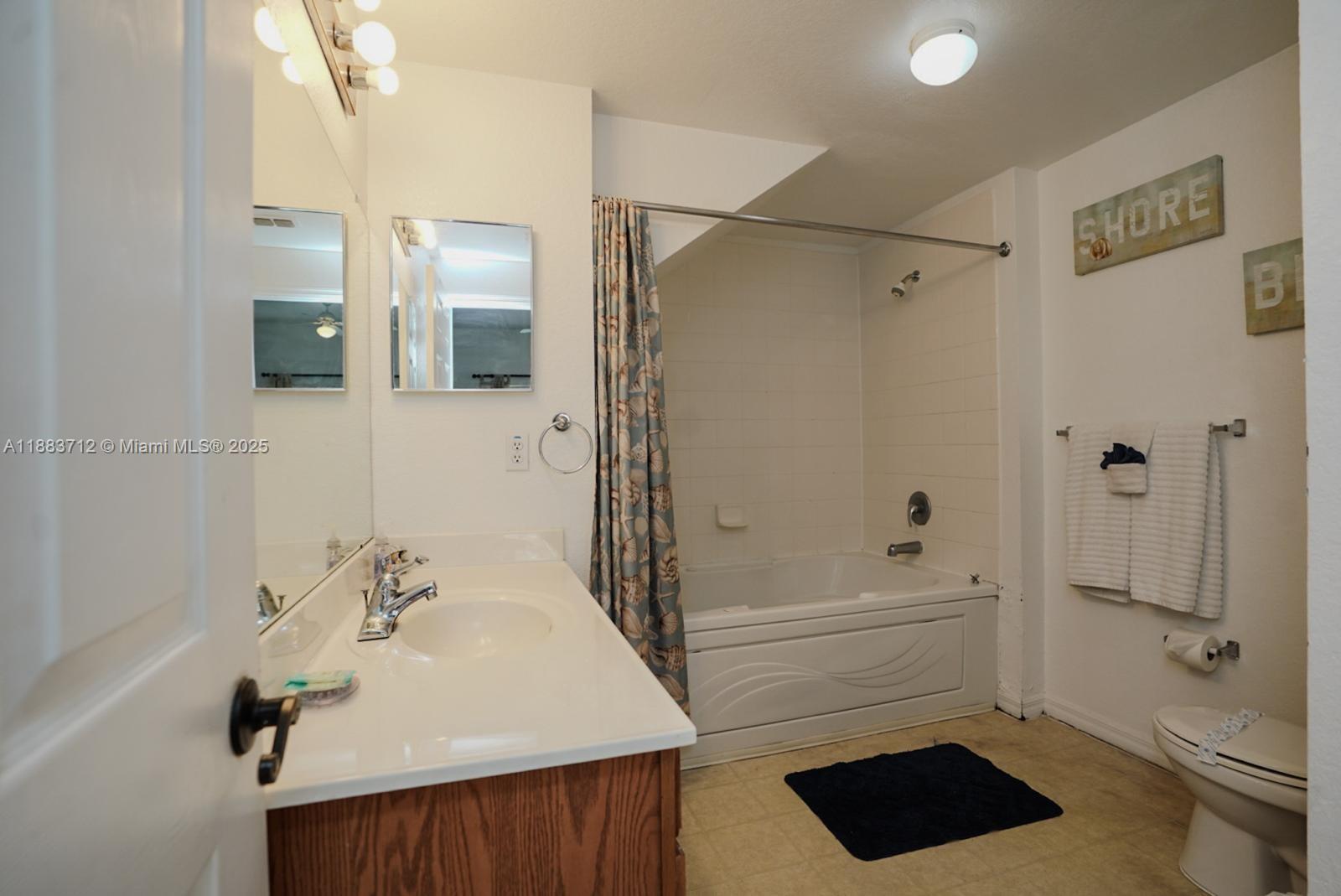 VENETIAN BAY VILLAGES COND - Residential Lease