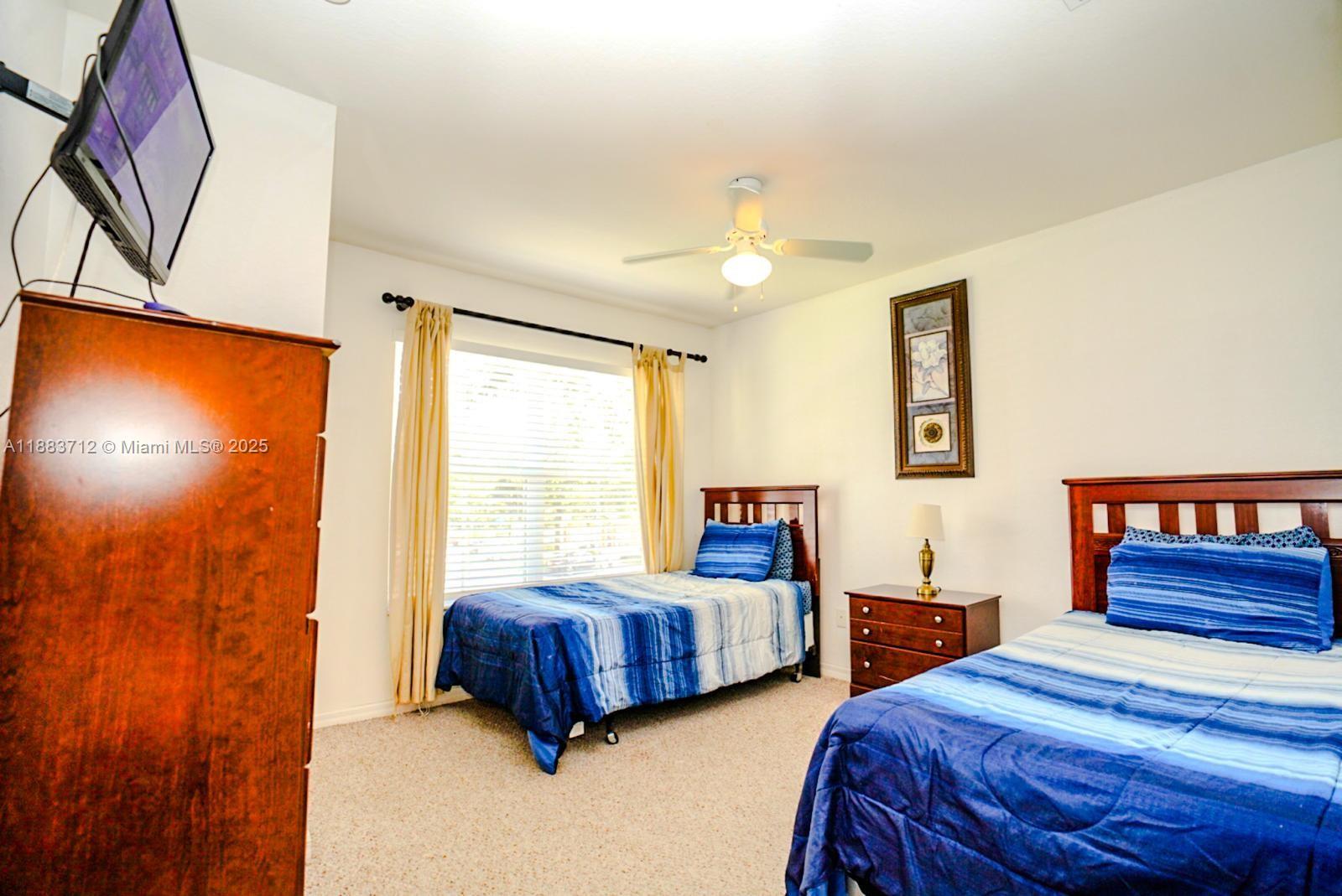 VENETIAN BAY VILLAGES COND - Residential Lease