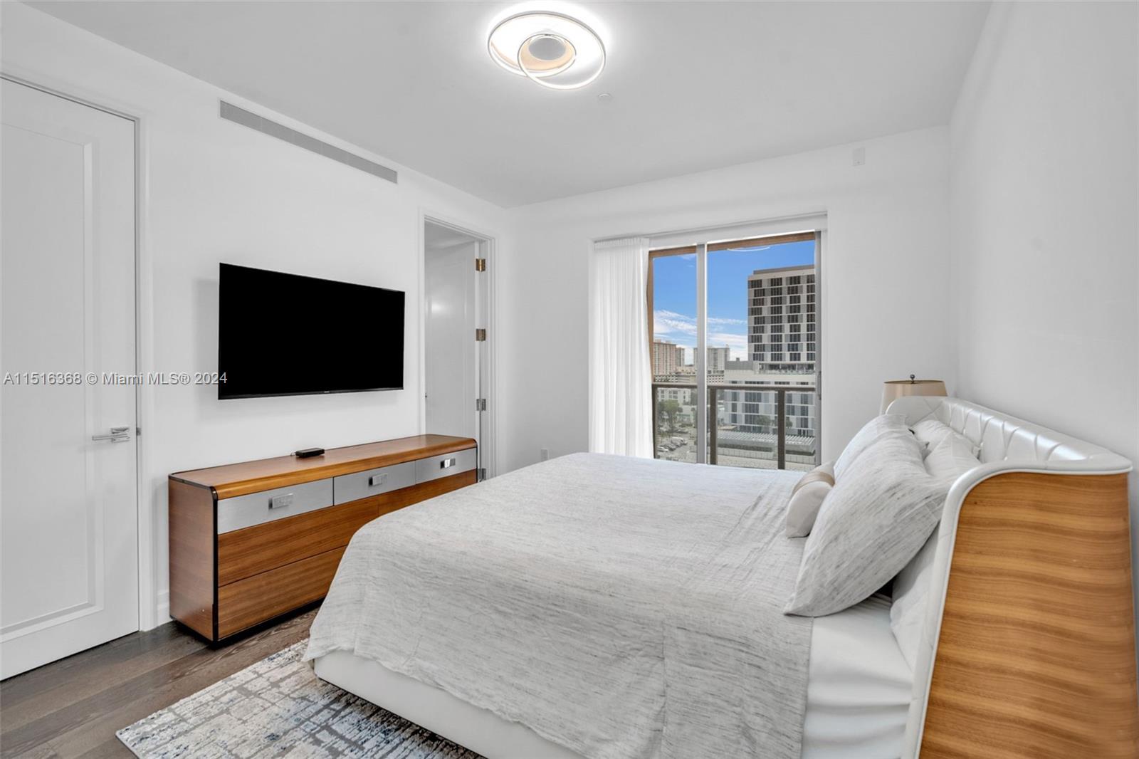 17749 COLLINS AVENUE COND - Residential