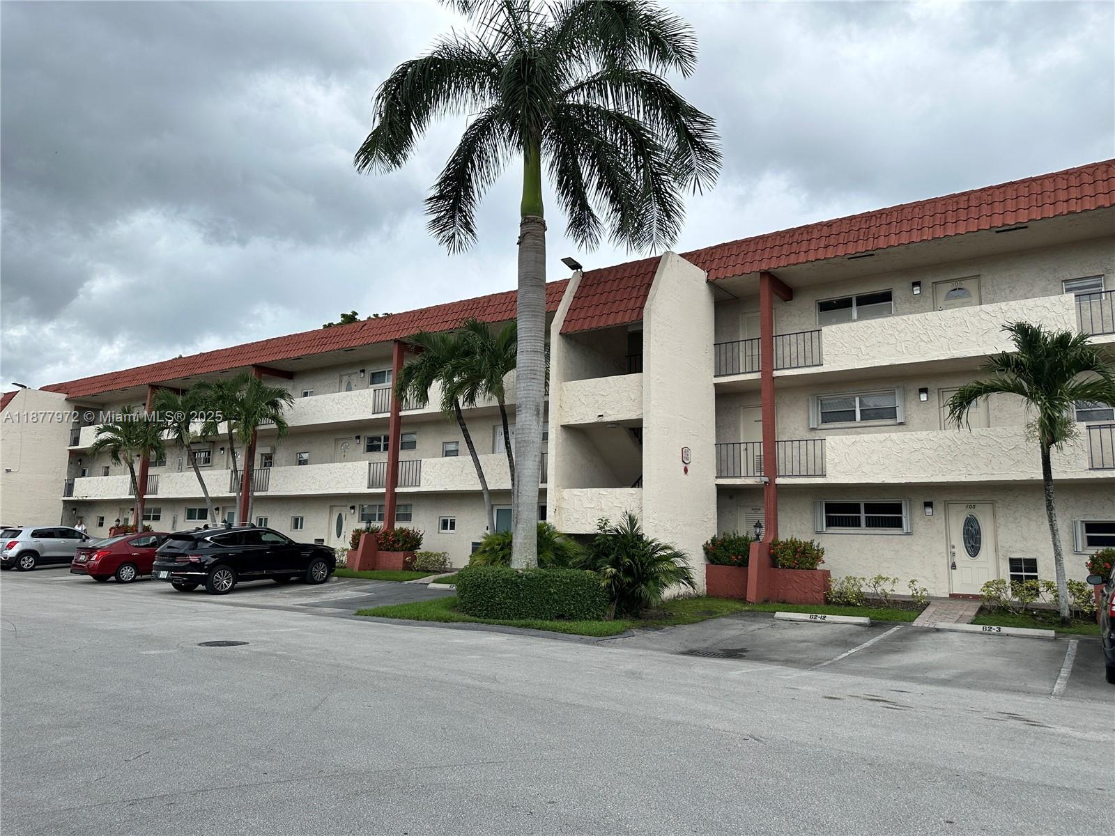 HOLLYBROOK GOLF AND - Residential