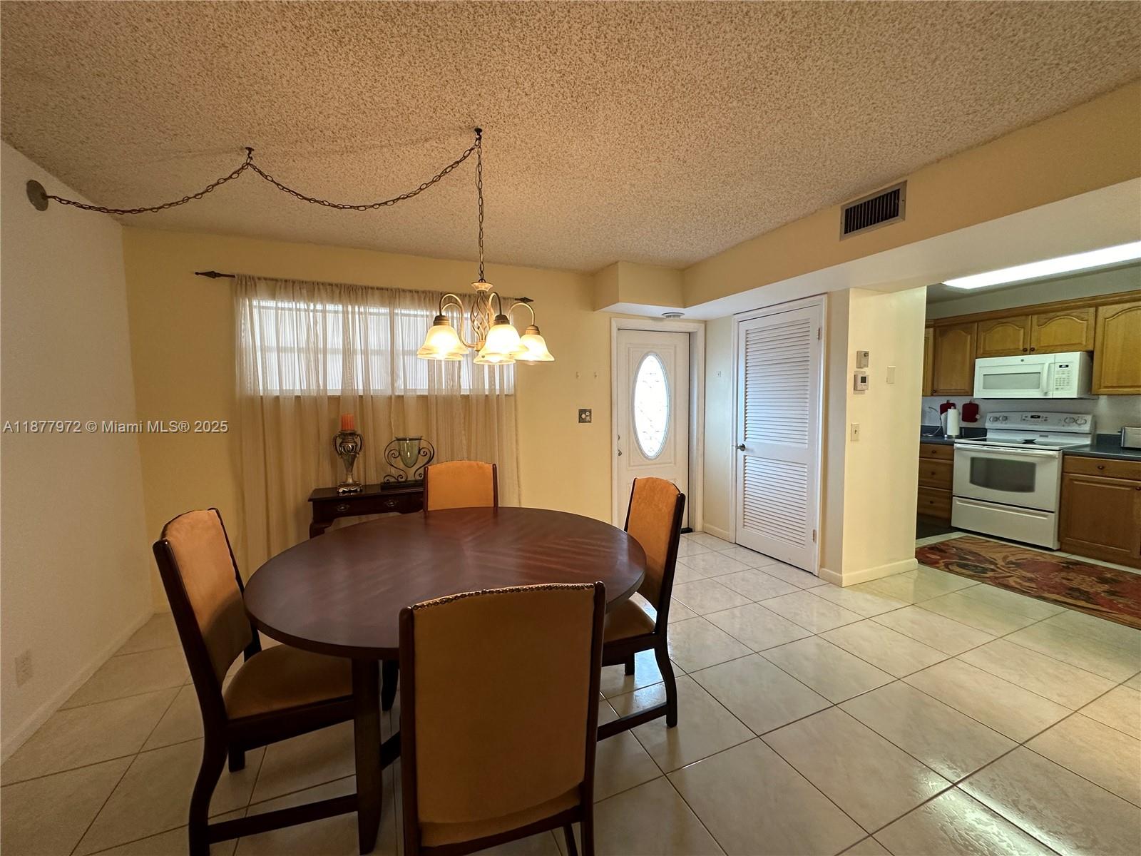 HOLLYBROOK GOLF AND - Residential
