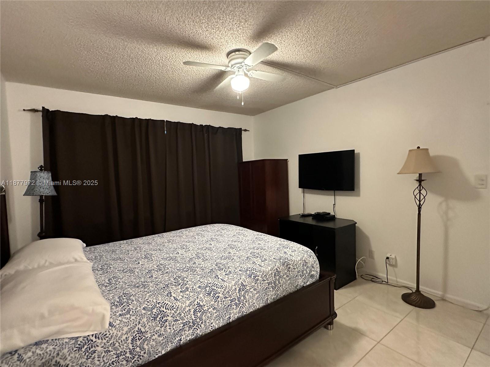 HOLLYBROOK GOLF AND - Residential