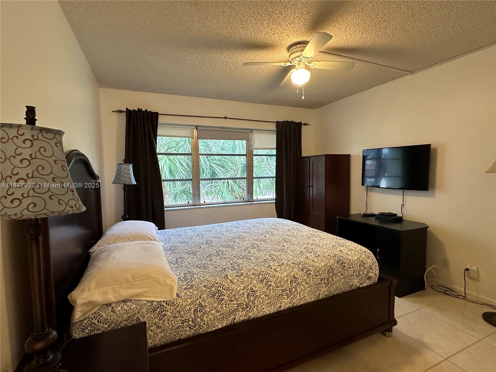 HOLLYBROOK GOLF AND - Residential
