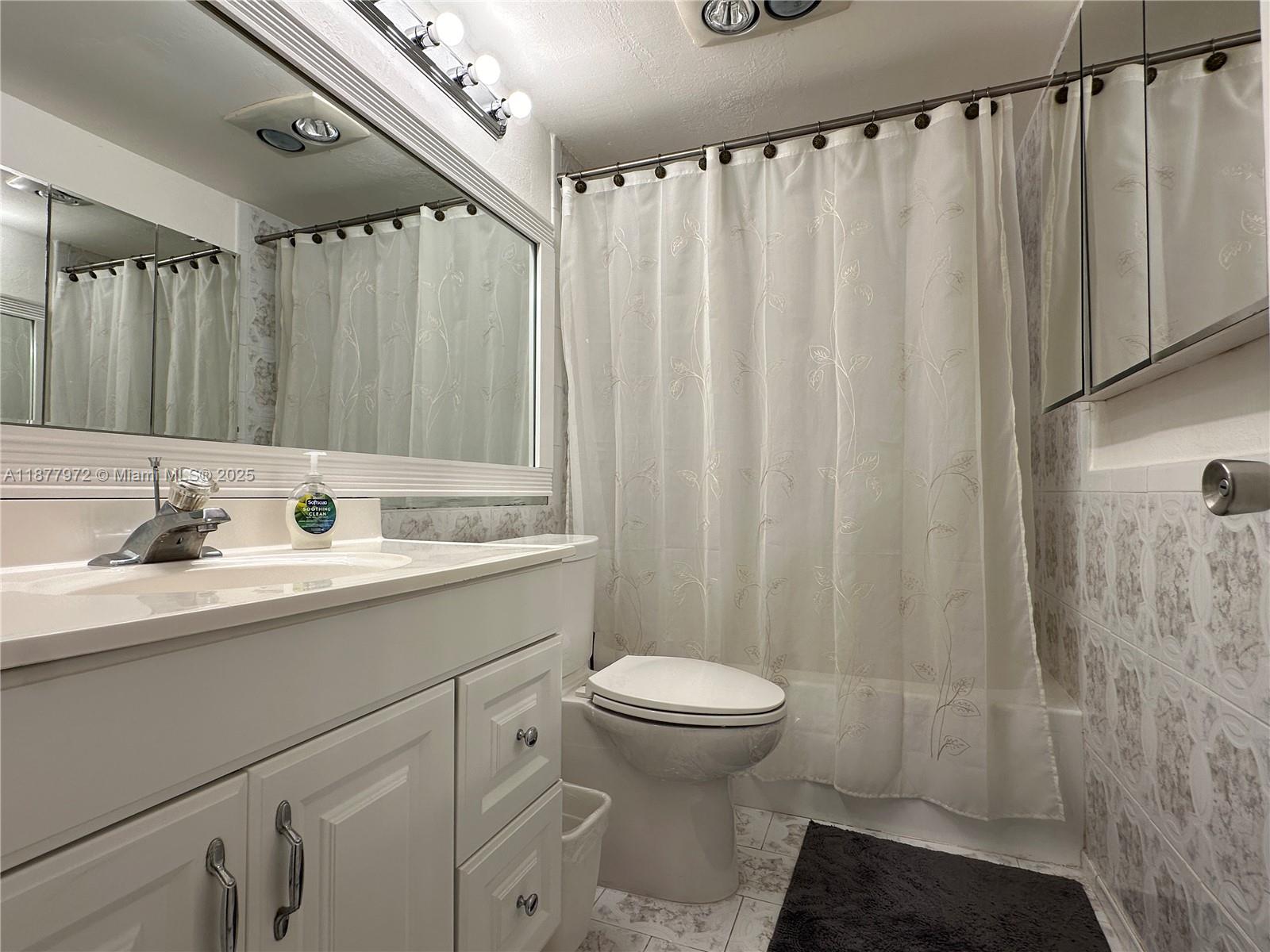 HOLLYBROOK GOLF AND - Residential