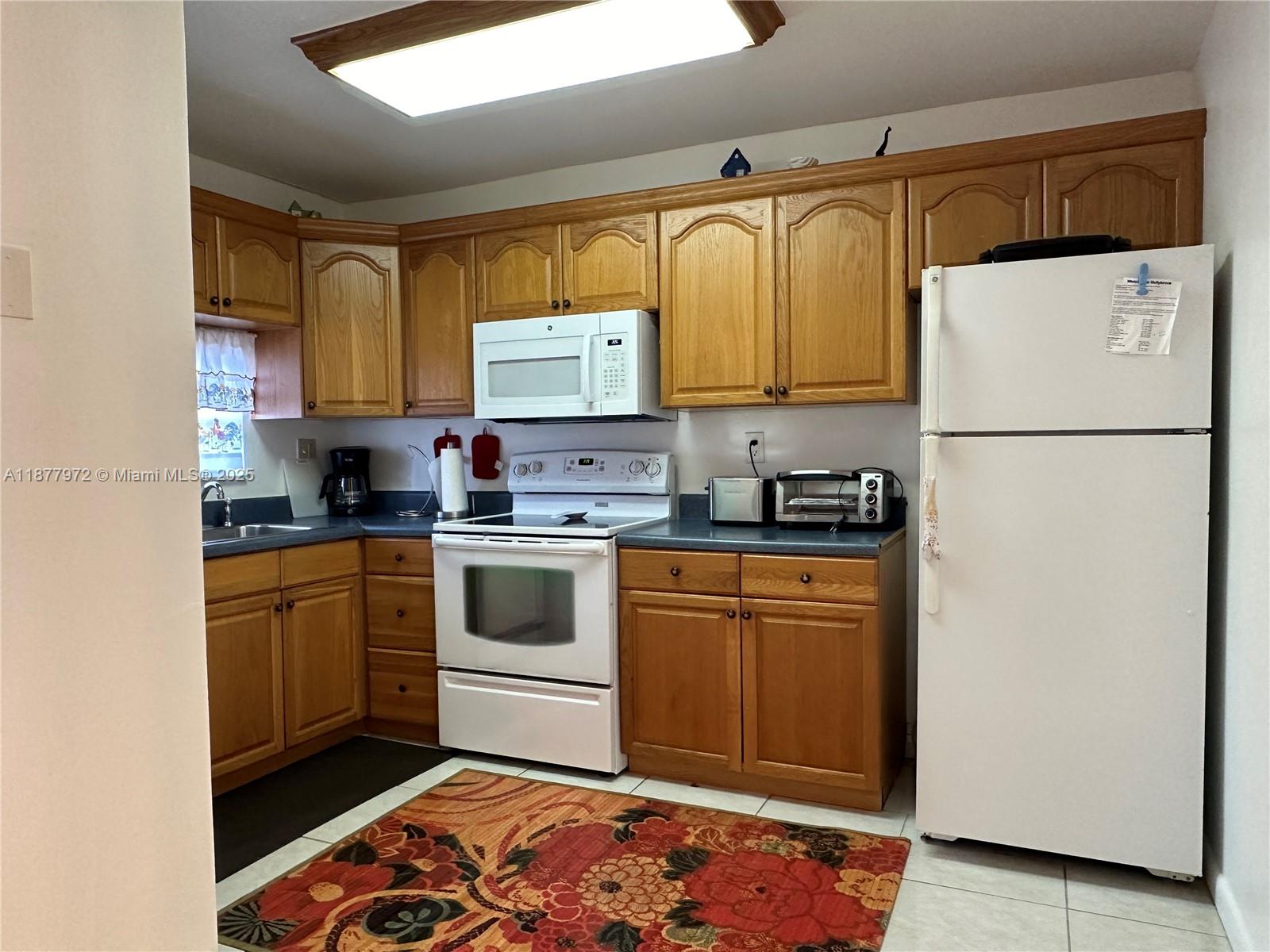 HOLLYBROOK GOLF AND - Residential