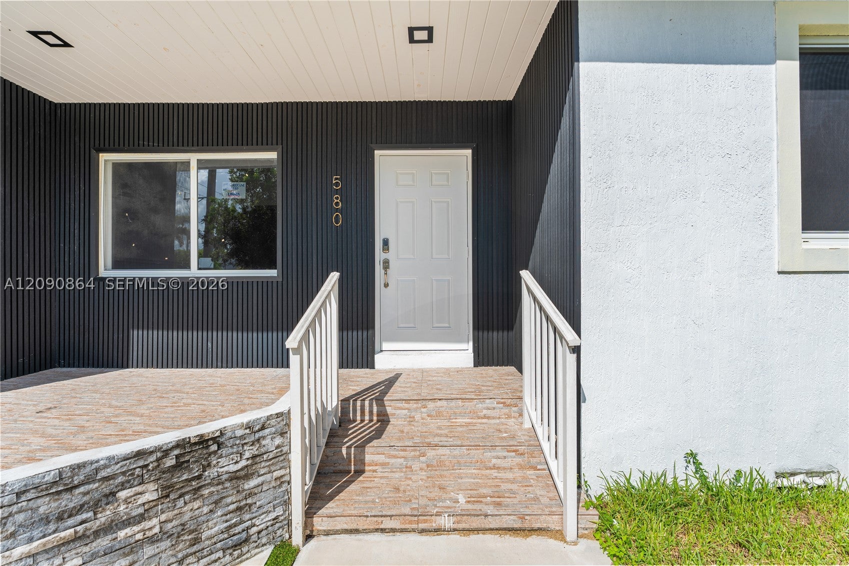 580 Lee Dr