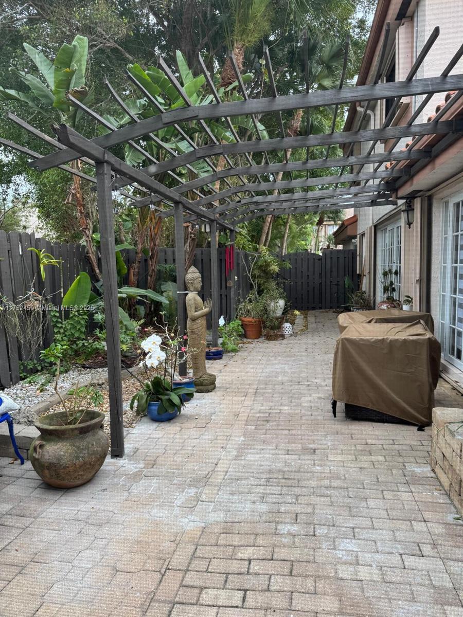 1838 NW 93rd Ter