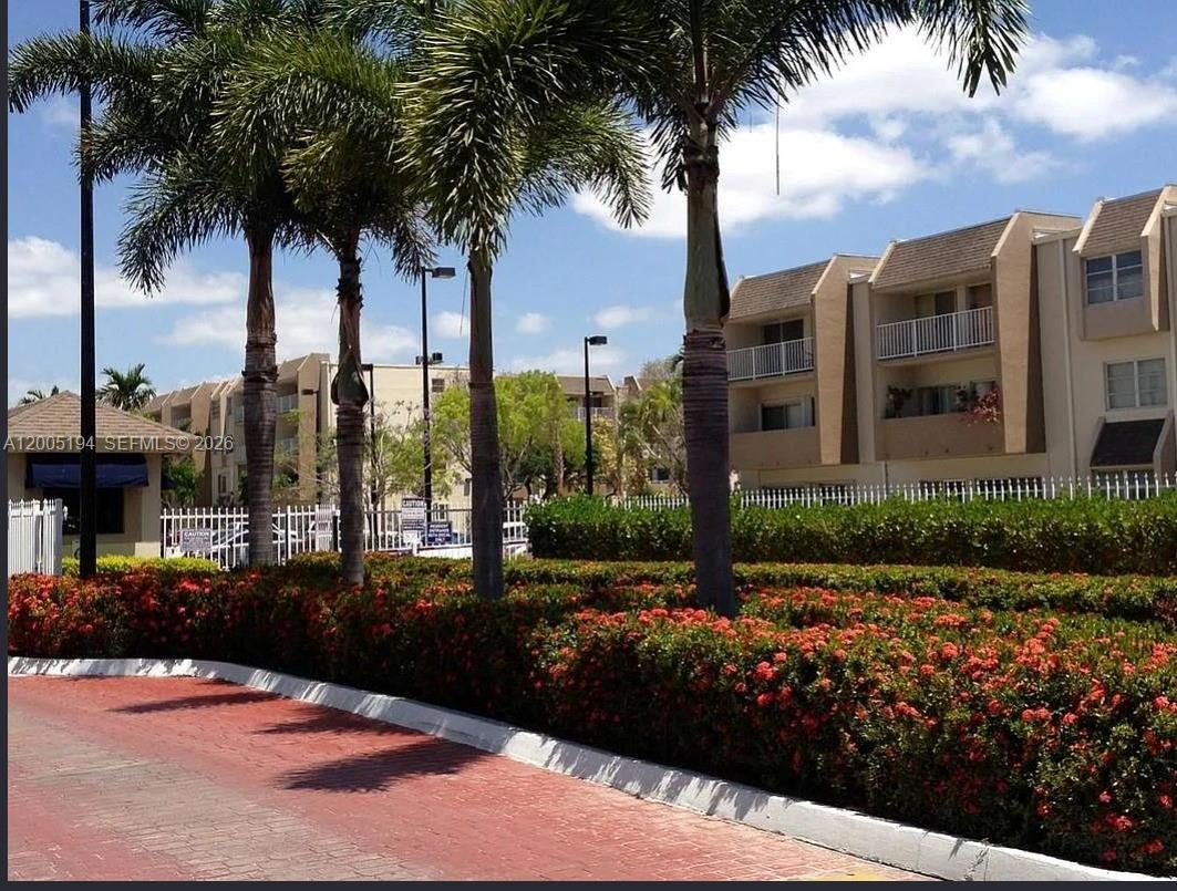 KINGS CREEK SO CONDO - Residential