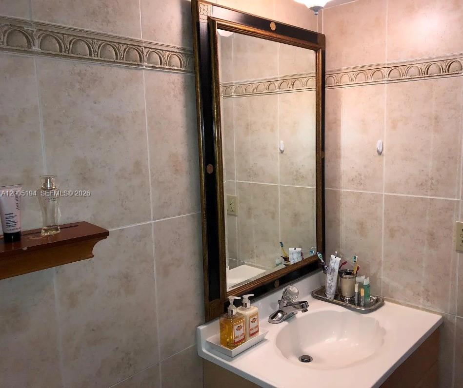 KINGS CREEK SO CONDO - Residential