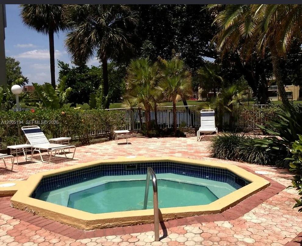 KINGS CREEK SO CONDO - Residential