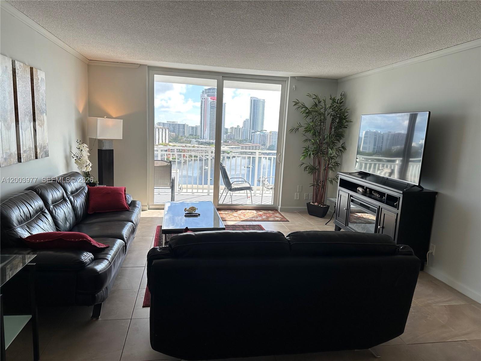 427 Golden Isles Dr 14E