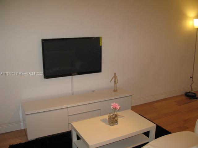 Rental Property at 1035 Meridian Ave 5, Miami Beach, Miami-Dade County, Florida - Bedrooms: 1 
Bathrooms: 1  - $1,680 MO.