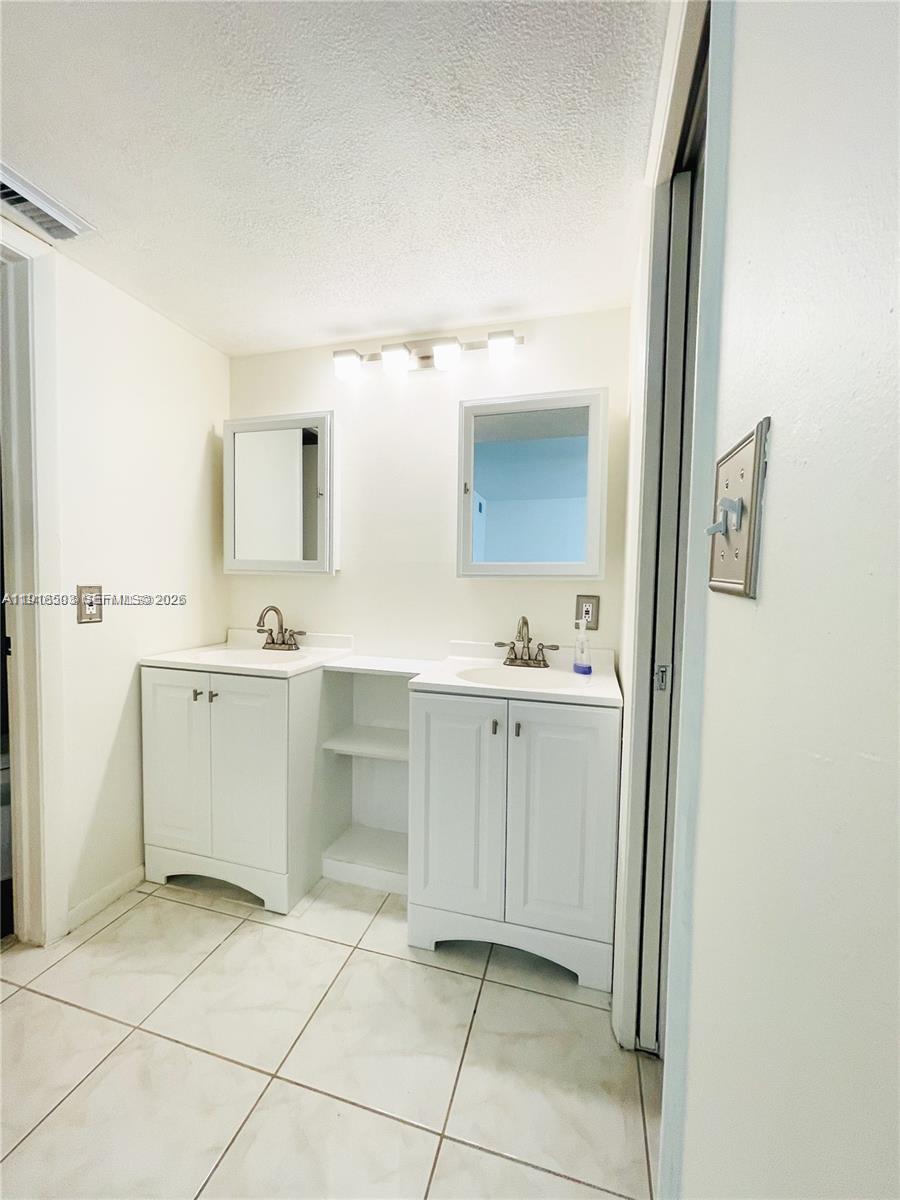 LAKES OF CARRIAGE HILLS - Residential