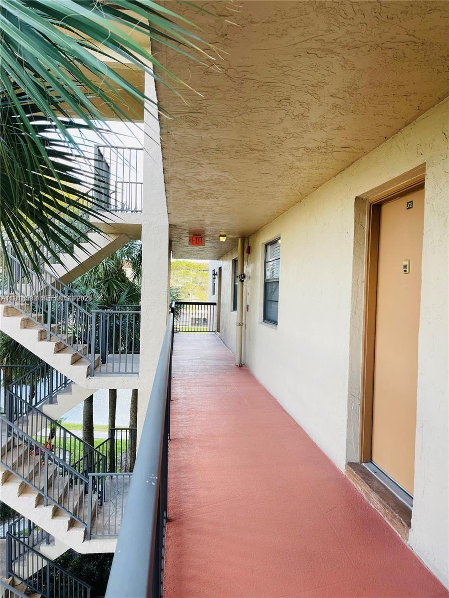 LAKES OF CARRIAGE HILLS - Residential