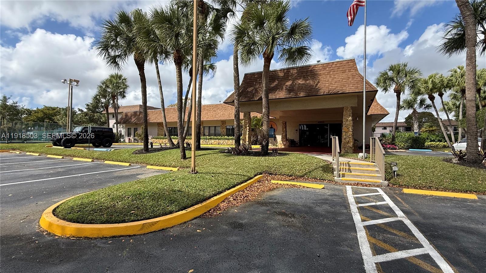 LAKES OF CARRIAGE HILLS - Residential