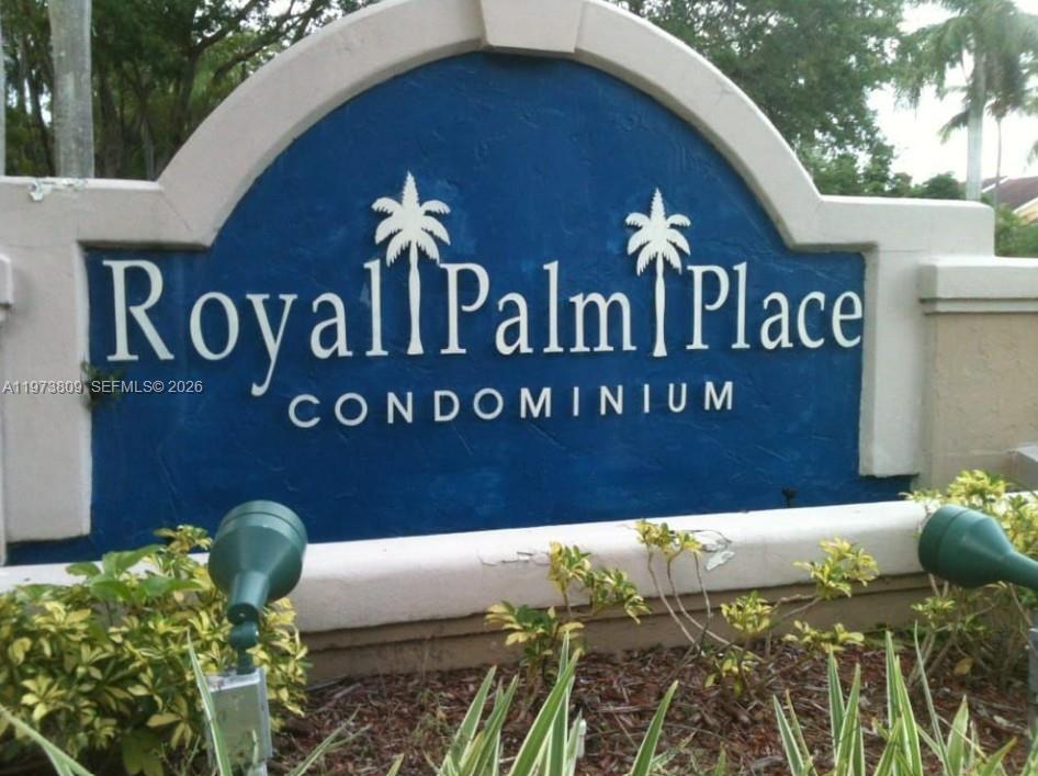 ROYAL PALM PLACE - Residential