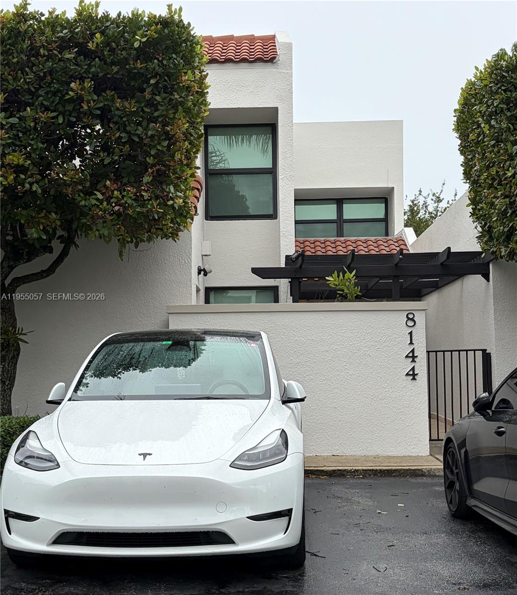 DADELAND WALK - Residential