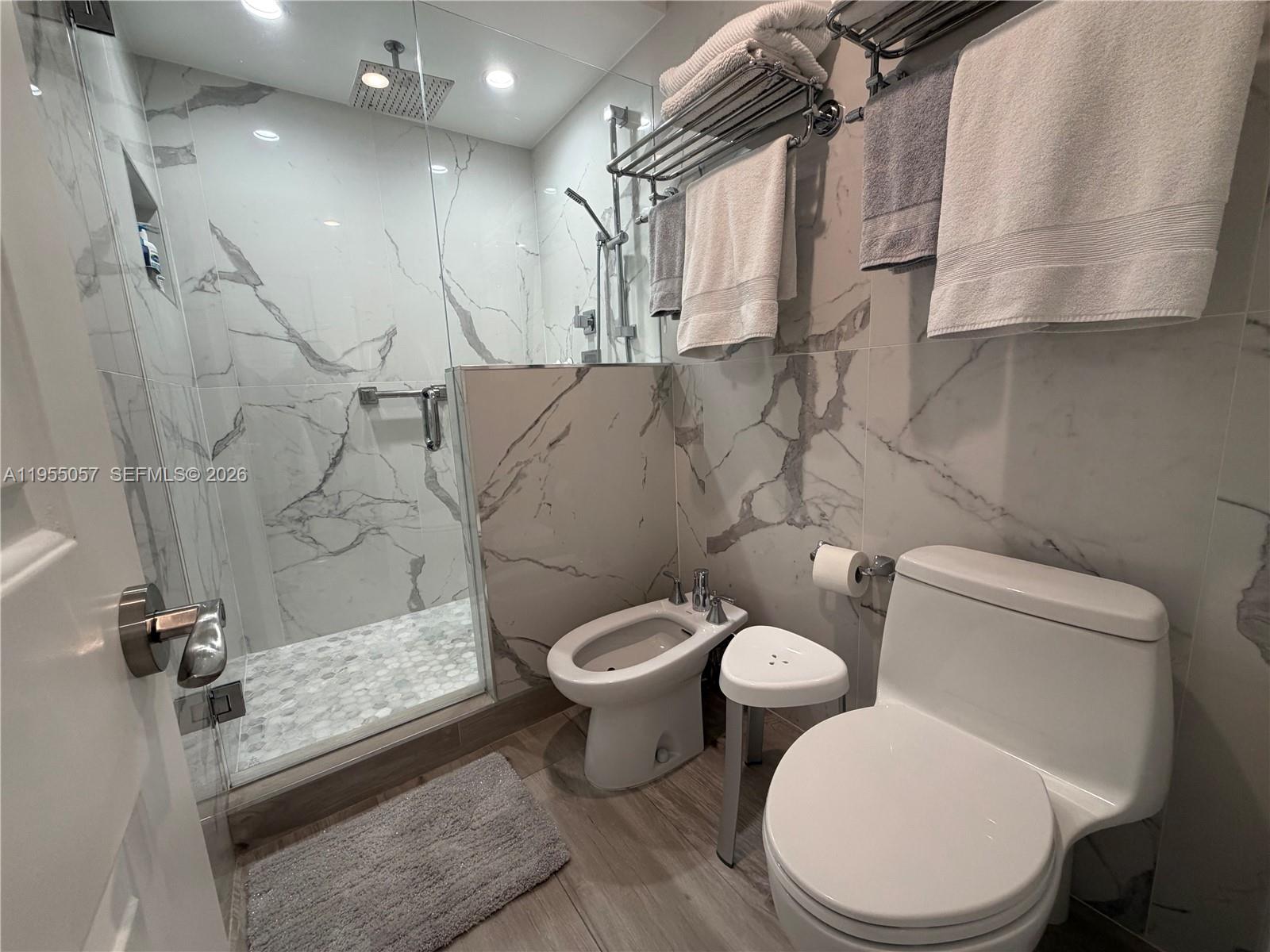 DADELAND WALK - Residential