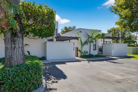 8144 SW 86th Ter Miami FL 33143