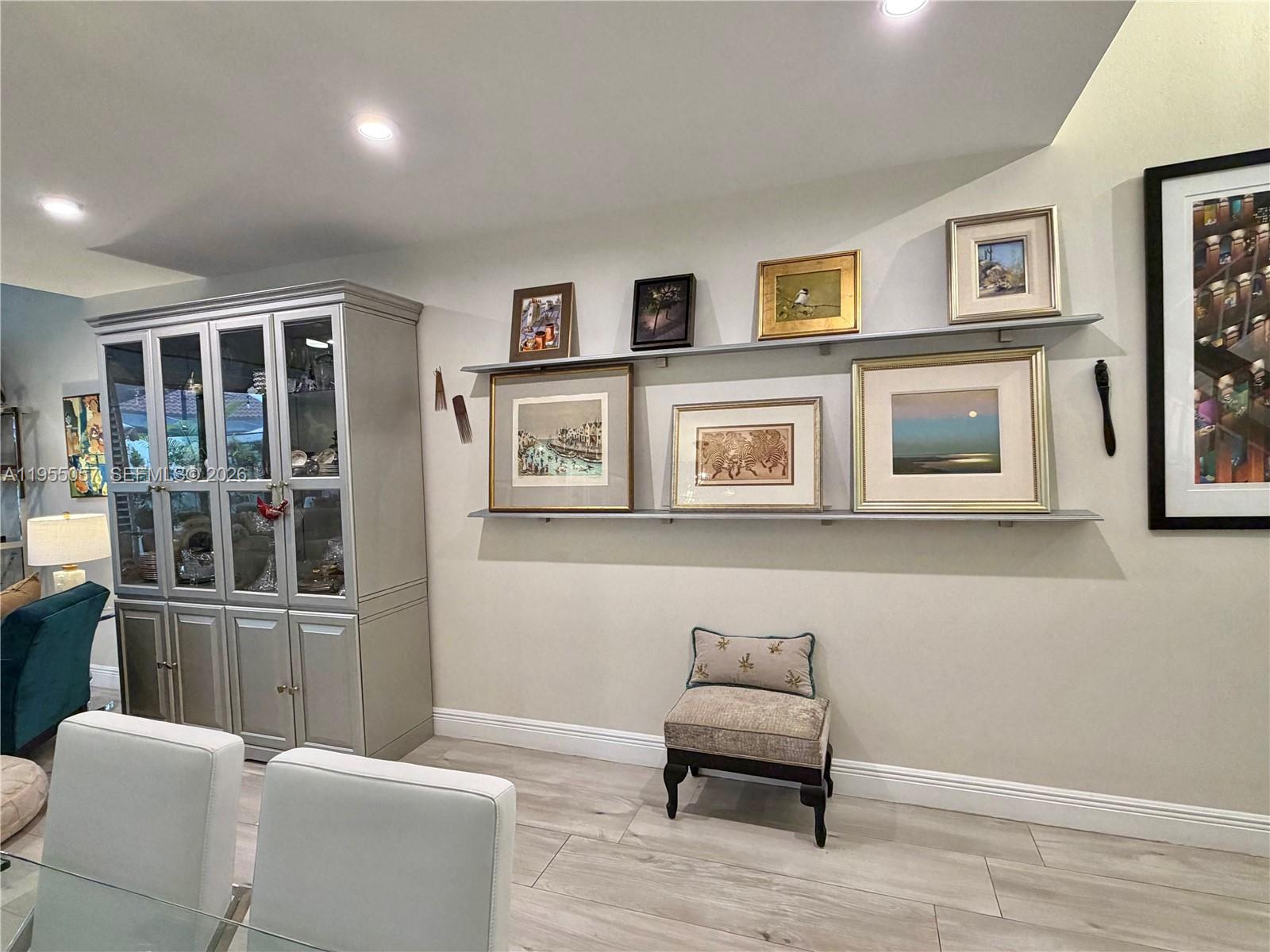 DADELAND WALK - Residential