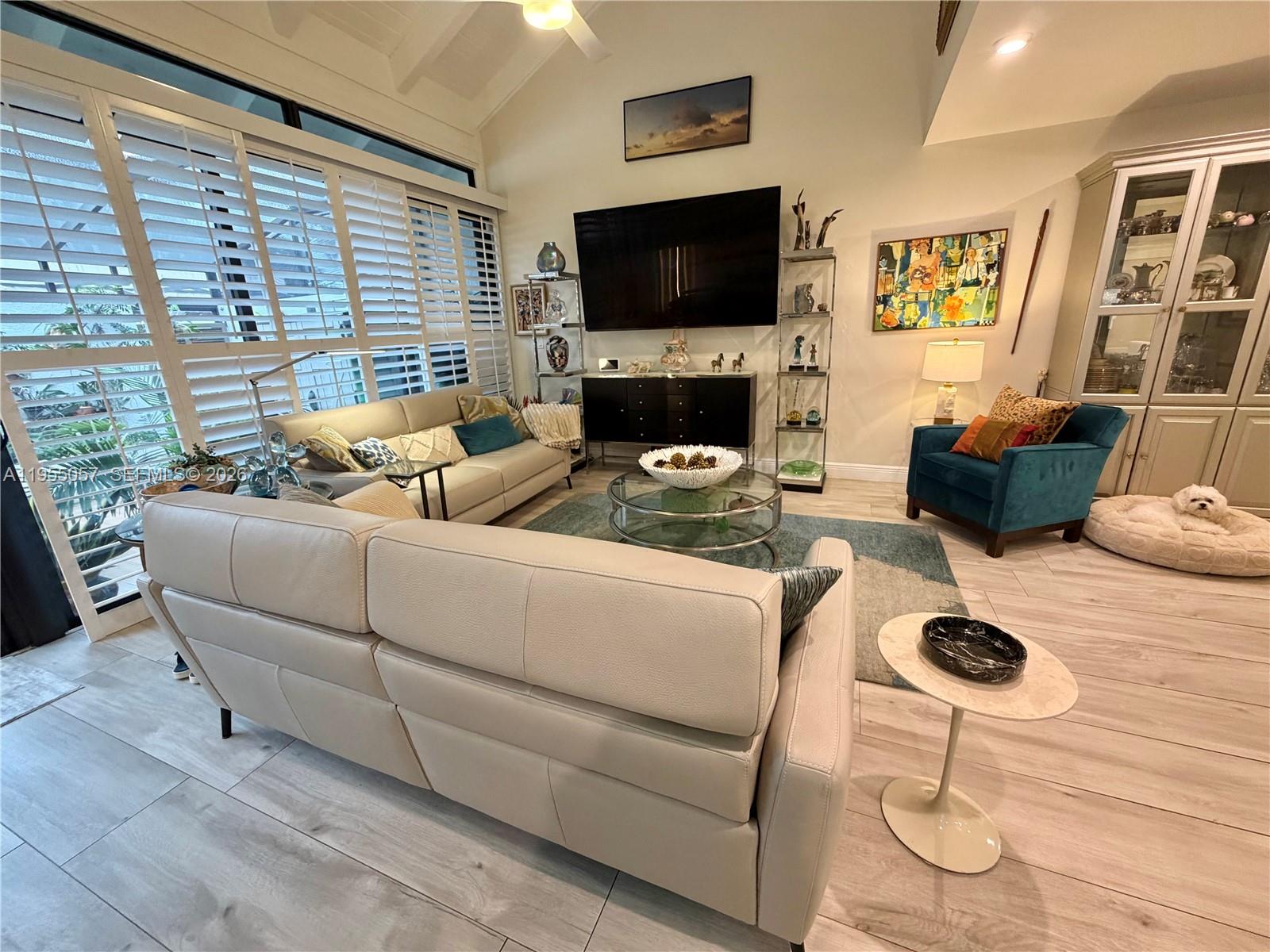 DADELAND WALK - Residential