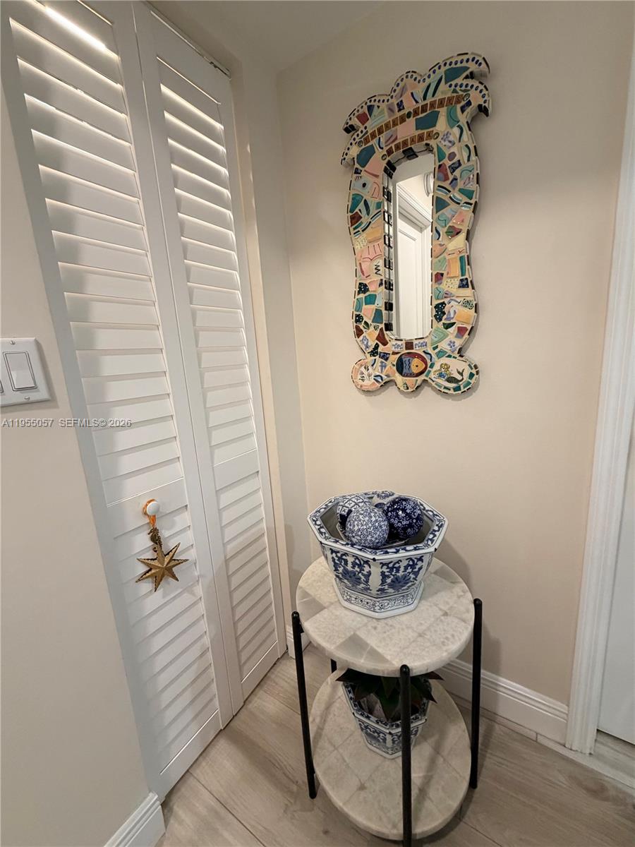 DADELAND WALK - Residential