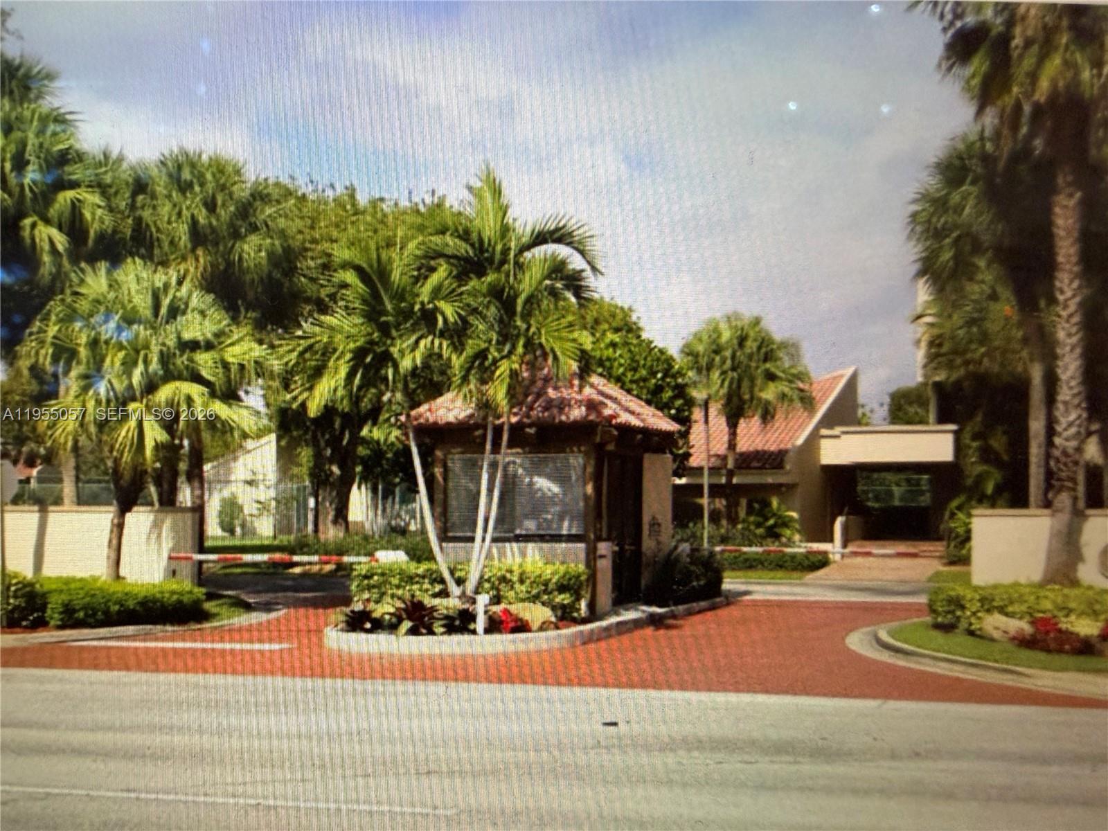 DADELAND WALK - Residential