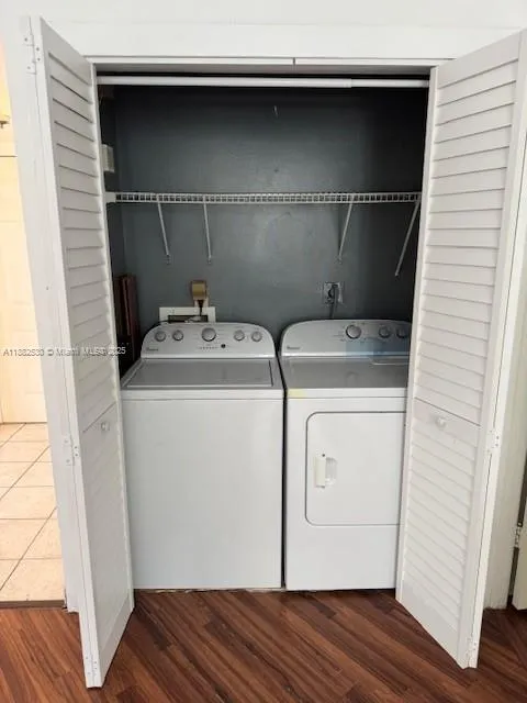 Miami, Florida 33131, United States, 1 Bedroom Bedrooms, ,2 BathroomsBathrooms,Residential,Active,214965