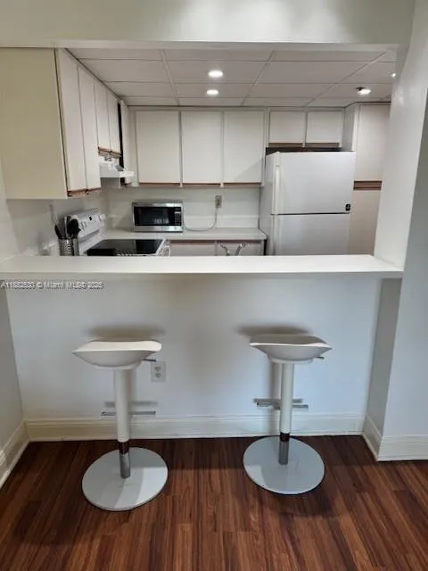 Miami, Florida 33131, United States, 1 Bedroom Bedrooms, ,2 BathroomsBathrooms,Residential,Active,214965