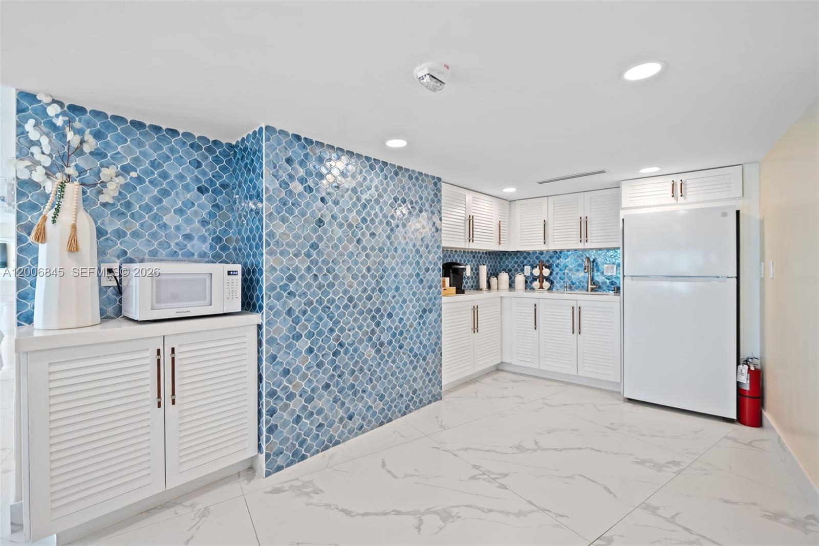 BREAKERS CONDOMINIUM - Residential