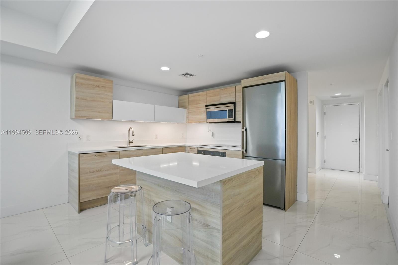 THE HARBOUR NORTH CONDO - Residential Lease